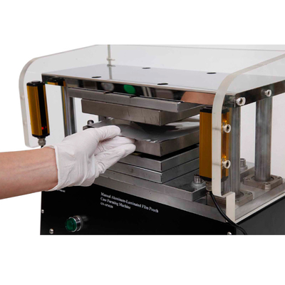 Halb Selbstbeutel-Zellpilot Line Laboratory Al Laminated Film Machine