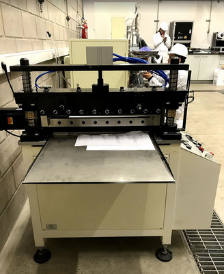 Elektroden-Schneidemaschine-Batterie-Produktions-Ausrüstungs-pneumatischer zeitweiliger Schneider